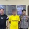 Pria Kudus Nekat Siaran Langsung Judi Bola di TikTok