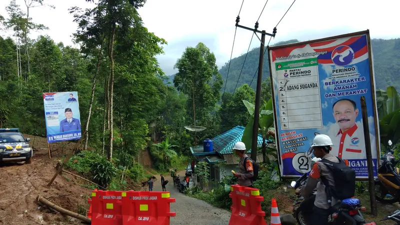 Akses jalan ke lokasi longsor Cisolok, Sukabumi (Liputan6.com/Ady Anugrahadi)