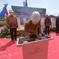 Groundbreaking Sekolah dan Masjid Al Azhar di  Podomoro Park Bandung, Jawa Barat.