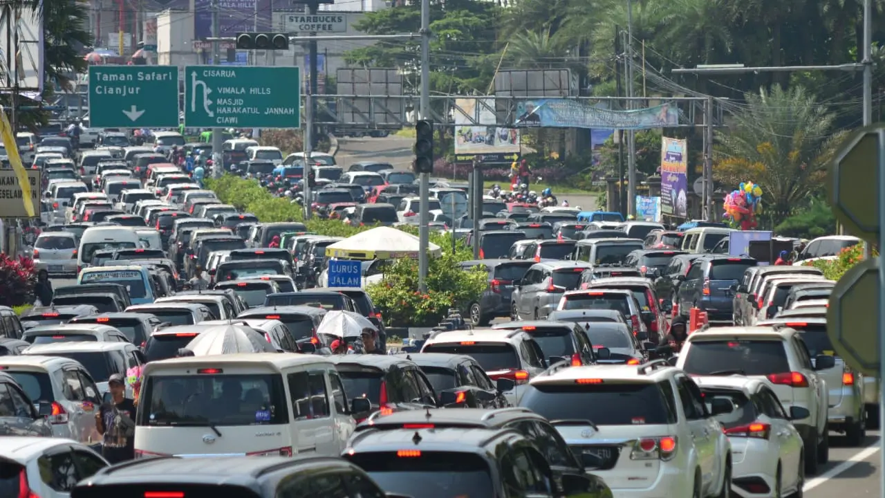 Jalur Puncak Bogor Macet Parah hingga Cianjur