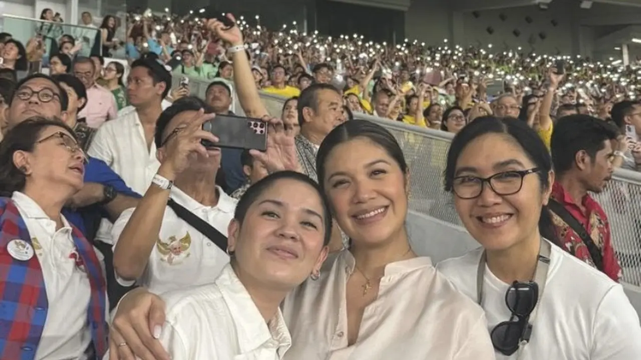 Tampilan Publik Figure Hadir Misa Agung Bersama Paus Fransiskus di GBK