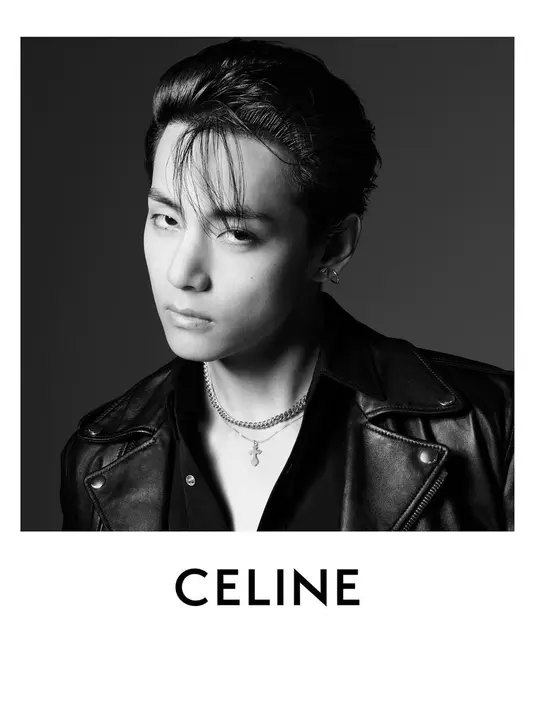 <p>V BTS merupakan salah satu human Celine. Mempresentasikan brand ini dengan amat baik, V baru saja tampil di photoshoot terbaru Celine yang diambil langsung oleh Hedi Slimane. [Foto: Instagram/thv]</p>