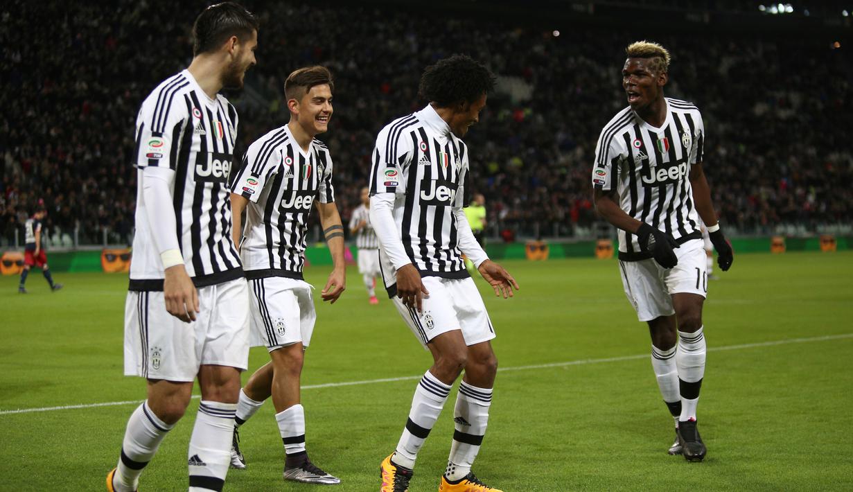 Pemain Juventus merayakan gol ke gawang Genoa dalam lanjutan Serie A Italia di Stadion Juventus, Turin, Kamis (4/2/2016) dini hari WIB. (AFP/Marco Bertorello)