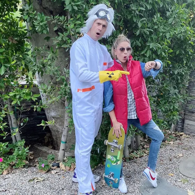 Potret Mesra Pemeran Daphne dan Fred Scooby-Doo yang Terlibat Cinlok. (Sumber: Instagram/sarahmgellar)