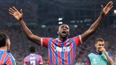 Kemenangan Crystal Palace atas Rayo Vallecano dalam final Conference League 2025/2026 tak lepas dari peran Jean-Philippe Mateta. (AFP/Ronny Hartmann)