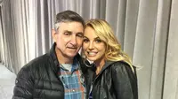 Britney Spears dan ayahnya, Jamie Spears. (Instagram/ britneyspears - https://www.instagram.com/p/4M3SFEG8B2/)