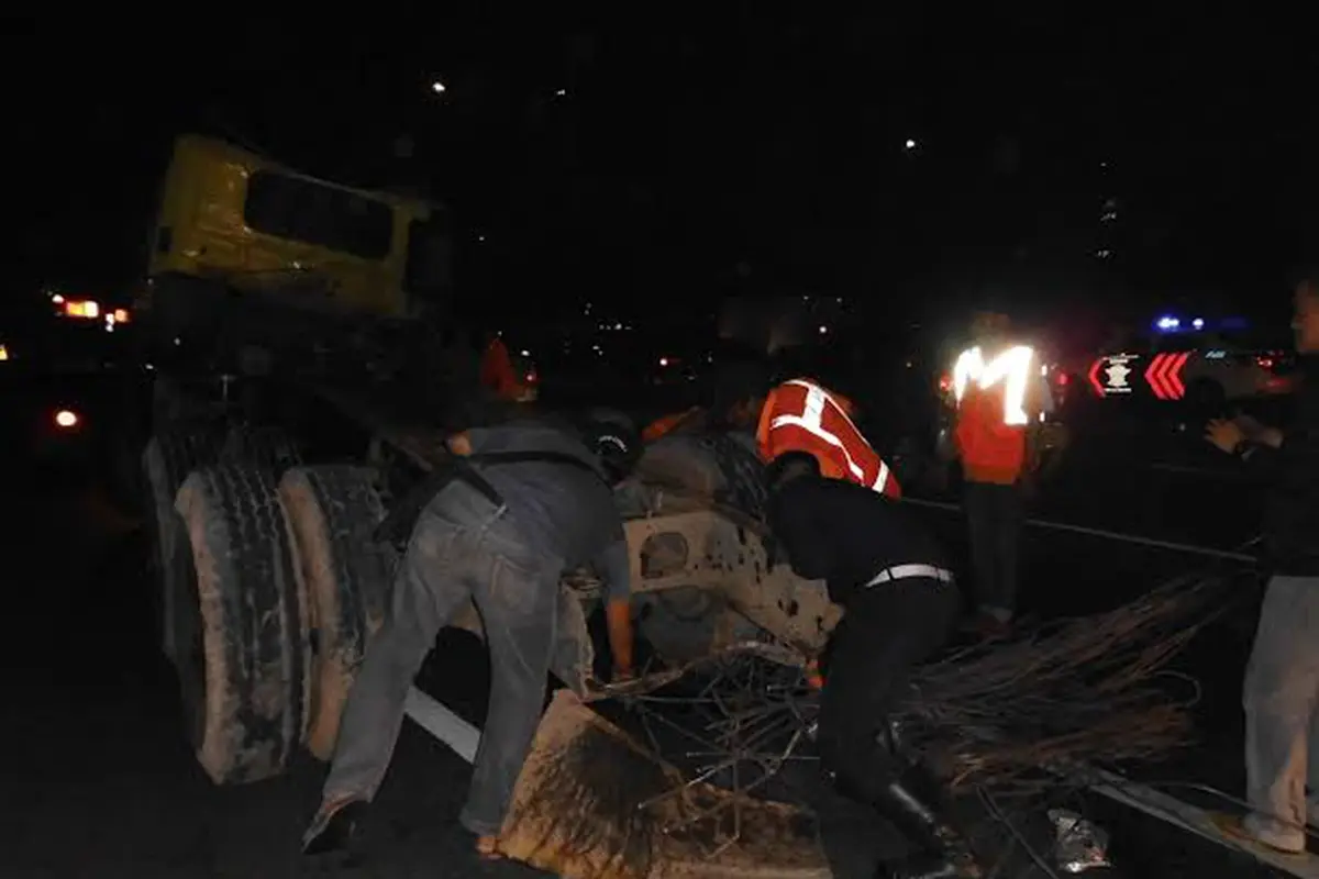 Kecelakaan di Tol Jakarta-Cikampek