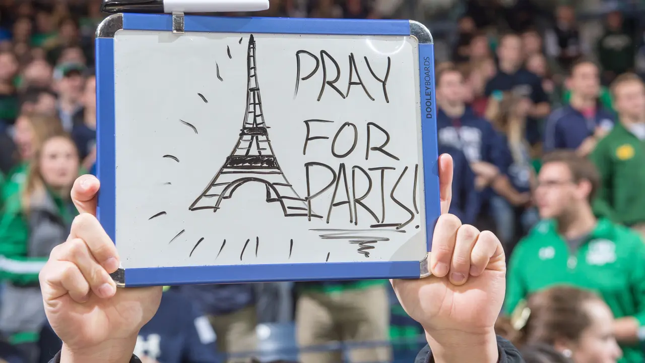 20151114-Serangan Paris-Perancis-Reuters