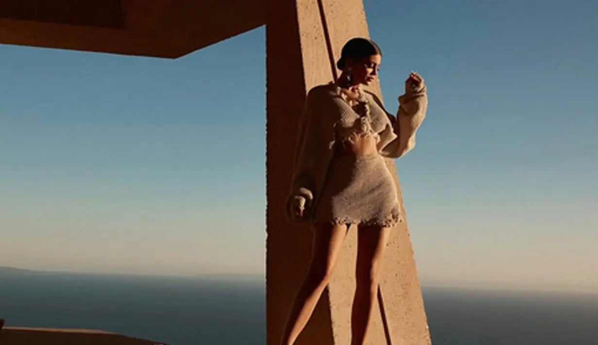 “Ini seperti Kylie telah berakhir dengan Tyga, setidaknya untuk saat ini,” ucap sumber dilansir Hollywoodlife.com (12/3). (Instagram/kyliejenner)