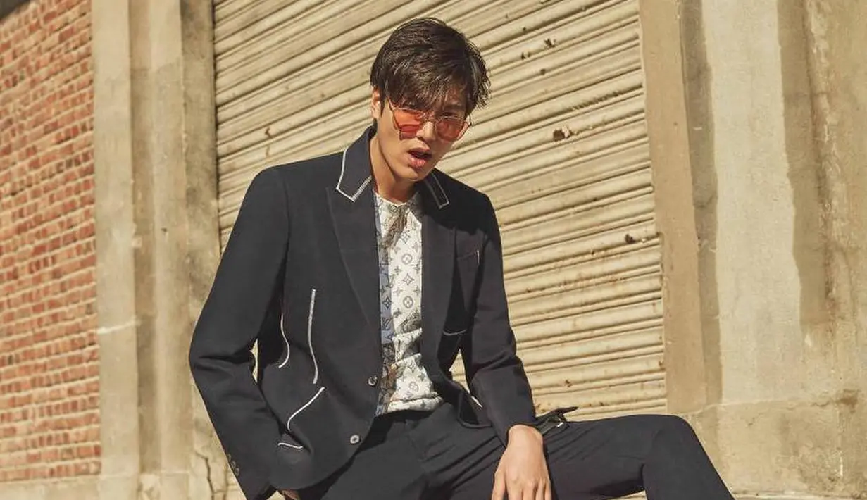 Tanggal 10 Mei 2018 merupakan salah satu hari penting di hidup Lee Min Ho. Pasalnya di hari tersebut, pria berwajah tampan ini merayakan 12 tahun perjalanan kariernya di dunia hiburan. (Foto: instagram.com/actorleeminho)