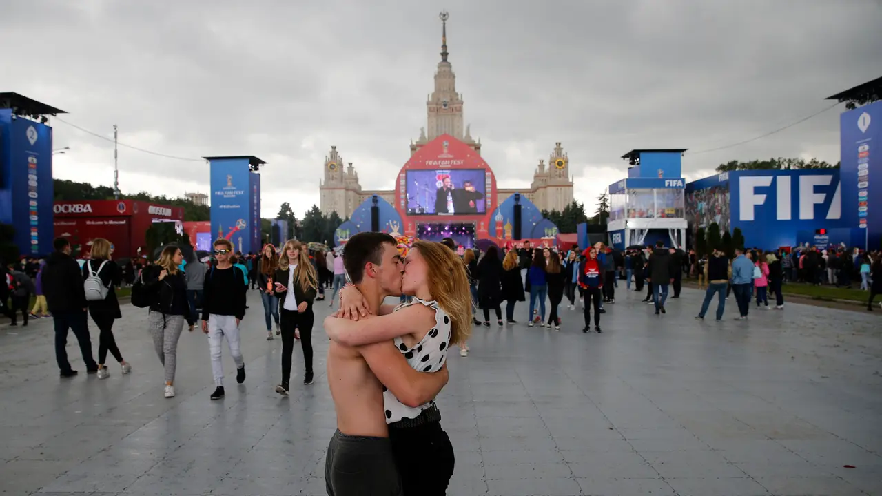 FOTO: Sepenggal Kisah Romantis dari Piala Dunia 2018 Rusia