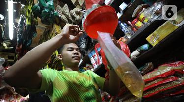 Minyak Goreng Curah di Pasar Tradisional Masih Diangka 15 Ribu Rupiah per Liter