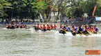 Citizen6, Surabaya: Lomba dayung perahu karet ini diikuti oleh 69 kompi yang berada dijajaran Satlak Pasmar-1 yang dilaksanakan di Sungai Brantas Gunungsari Surabaya dengan jarak tempuh 2000 meter. (Pengirim: Budi Abdillah)