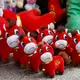 Boneka kuda menangis laris manis jelang Imlek 2026 di Tiongkok. (dok. Tangkapan layar Instagram @ailuqiao123/https://www.instagram.com/p/DTb19qekd_5/Dinny Mutiah)