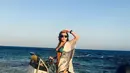 Menikmati masa iburannya di Pantai Sardinia, Lindsay Lohan segera melepaskan rasa bosan dan lelahnya demi mempertahankan hubungan nya dengan Egor.. (Instagram)