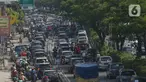 Kendaraan melintas di Jalan Margonda Raya Depok, Jawa Barat, Sabtu (25/9/2021). Pemerintah Kota Depok dan Polres Metro Depok berencana menerapkan kebijakan ganjil-genap di Jalan Margonda Raya yang terfokus di ruas Jalan Margonda sebelum flyover UI sampai simpang Ramanda. (merdeka.com/Imam Buhori)