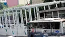Membeludaknya penumpang di Halte Busway Sarinah karena dibongkarnya sejumlah halte akibat pembangunan proyek MRT, Jakarta, Sabtu (6/9/2014) (Liputan6.com/Faizal Fanani)