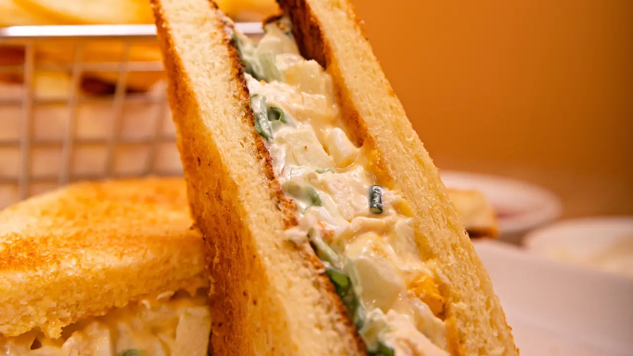 Rahasia Sandwich Ayam Mayones yang Gurih dan Creamy