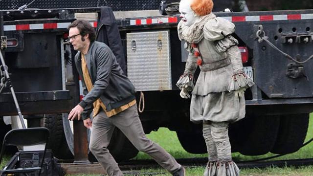 Kocak, Begini Ekspresi Bill Hader Takut Lihat Mata Skarsgard di Balik Layar IT: Chapter 2