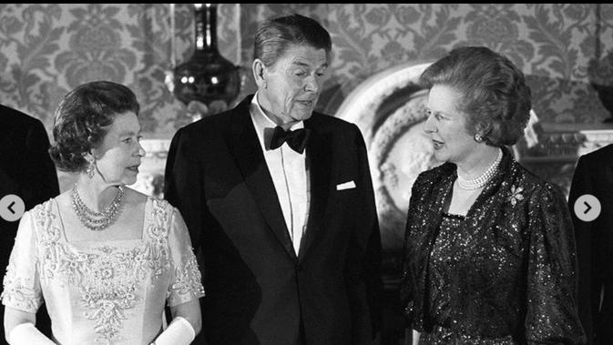 <p>Ratu Elizabeth II, Presiden AS Ronald Reagan, dan PM Inggris Margaret Thatcher, The Iron Lady. Tahun 1984. Dok: Instagram @theroyalhouse</p>