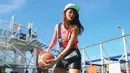 Sudah tidak diragukan lagi keseksian tubuh dari Maria Selena. Seperti diketahui, artis yang satu ini memang rajin olahraga terutama basket. (Foto: instagram.com/mariaselena)