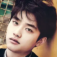 D.O merupakan personel EXO yang jago masak. Oleh karena itu, pria kelahiran 12 Januari 1993 ini dijuluki Dyo Chef. Menurut Chanyeol dan Baekhyun, D.O pandai membuat kimchi spaghetti. (Foto: Allkpop.com)