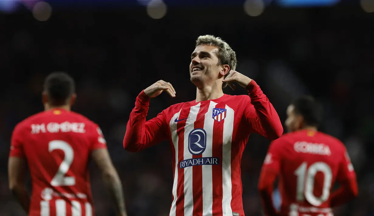 Rekan setim Alvaro Morata, Antoine Griezmann yang kini tengah menjalani musim ketiga bersama Atletico Madrid, di mana pada dua musim awal berstatus pinjaman dari Barcelona total mencetak 5 gol dari 6 laga di fase Grup E Liga Champions 2023/2024. (AFP/Oscar Del Pozo)