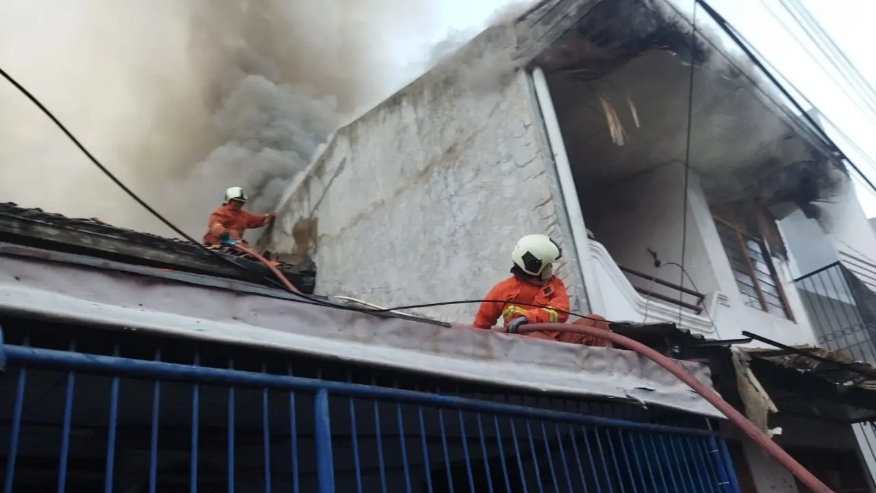 Kebakaran di Tambora Jakarta Barat.