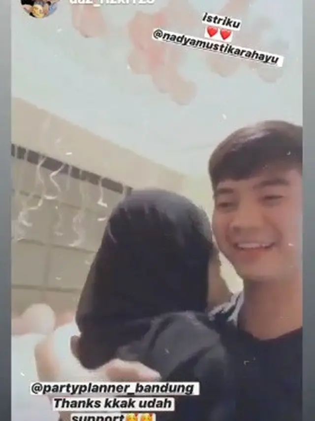 6 Momen Kemesraan Rizki D'Academy Bersama Nadya Mustika Usai Menikah
