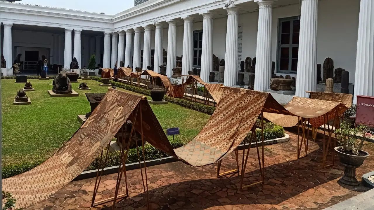 Hari Batik Nasional
