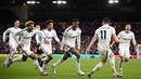 Pemain Leeds United merayakan gol yang dicetak oleh Junior Firpo ke gawang Southampton pada laga Liga Inggris di Stadion Elland Road (25/2/2023). Pada era 1960 sampai 1970-an Leeds United pernah meraih kejayaan di Inggris. Permainan Leeds kala itu keras, penuh determinasi tinggi, dan mengutamakan fisik sehingga membuat mereka dijuluki Dirty Leeds. (AFP/Oli Scarff)