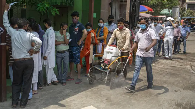 FOTO: Rekor, India Laporkan 115.736 Kasus COVID-19 dalam Sehari