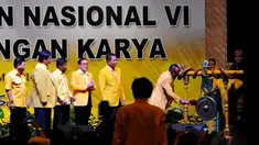 Minggu (18/05/14), Ketua Umum DPP Golkar, Aburizal Bakrie membuka Rapat Pimpinan Nasional (Rapimnas) di JCC Senayan, Jakarta (Liputan6.com/Andrian M Tunay)
