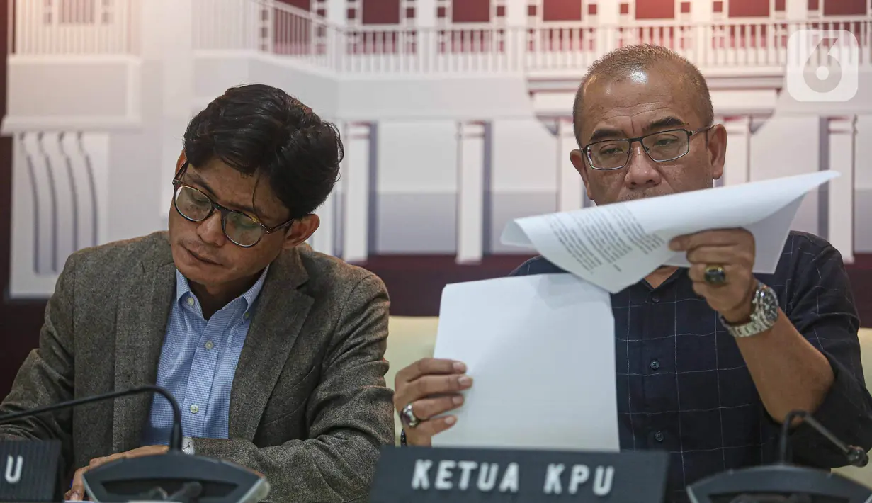 Komisi Pemilihan Umum (KPU) membuka periode pendaftaran pasangan calon presiden dan calon wakil presiden (capres-cawapres) Pilpres 2024 pada 19 Oktober sampai dengan 25 Oktober 2023. (Liputan6.com/Faizal Fanani)