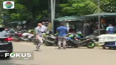 Para pedagang ini diperbolehkan berjualan dengan syarat harus menjaga ketertiban meskipun belum secara resmi ditata oleh pihak Pemprov DKI Jakarta.