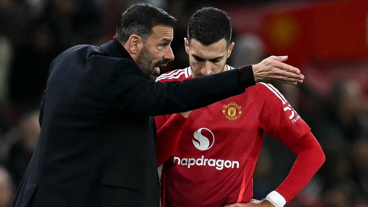 Liga Inggris: Tren Kemenangan MU di Old Trafford Bersama Ruud van Nistelrooy Sejajar Erik ten Hag