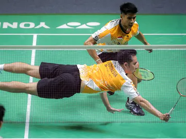 Indonesia tak menyisakan satu pun wakilnya di babak final turnamen bulu tangkis Indonesia Open 2024 setelah satu-satunya wakil tersisa di babak semifinal, pasangan Sabar Karyaman/Moh Reza Pahlevi disingkirkan ganda putra Malaysia, Man Wei Chong/Kai Wun Tee dalam duel dua game 27-29, 13-21 di Istora Senayan, Jakarta, Sabtu (8/6/2024). Dengan hasil ini, Indonesia kembali melanjutkan puasa gelar setelah terakhir meraihnya lewat pasangan Marcus Fernaldi Gideon/Kevin Sanjaya Sukamuljo pada edisi 2021. (Bola.com/Bagaskara Lazuardi)