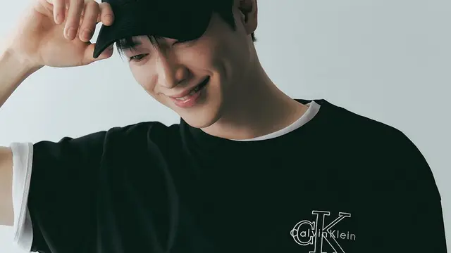 Potret Seo Kang Joon dengan Warna Mata Cokelat Terang