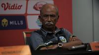 Pelatih Timnas&nbsp;Timor Leste U-20, Gopalkrishnan A S Ramasamy&nbsp;menghadiri acara&nbsp;pers conference jelang pertandingan Kualifikasi Grup F Piala Asia U-20 2023 di Surabaya, Selasa (13/9/2022). (Bola.com/Ikhwan Yanuar)