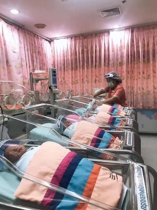 Cegah Terinfeksi Corona, Bayi Baru Lahir di Thailand Dipasangi Pelindung Wajah