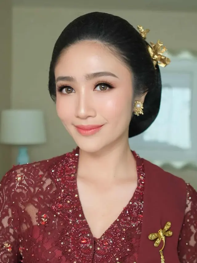 Makeup Febby Rastanty di Pernikahan sang Adik. [@febbyrastanty]