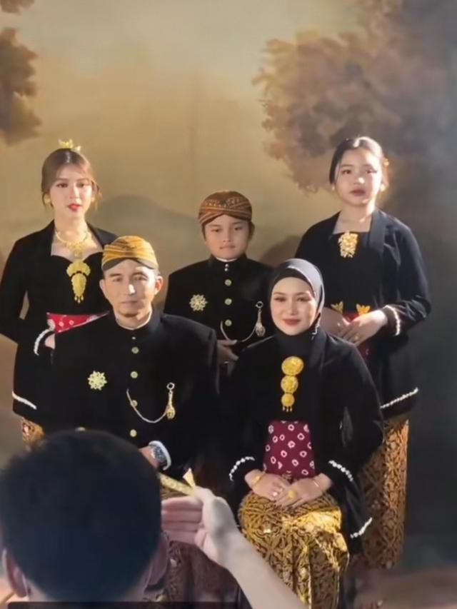 Pemotretan Tiara Andini dan Keluarga