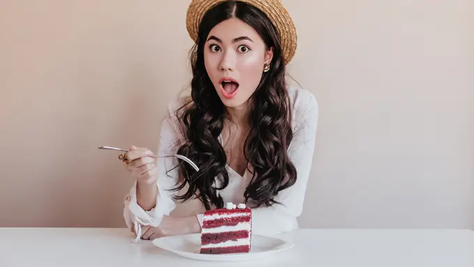 5 Zodiak yang Paling Suka Makanan Manis - Cover