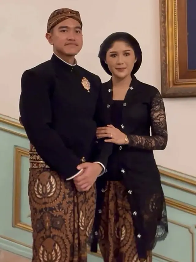 Erina Gudono tampil anggun saat peringatan 1 Suro (Instagram/erinagudono)