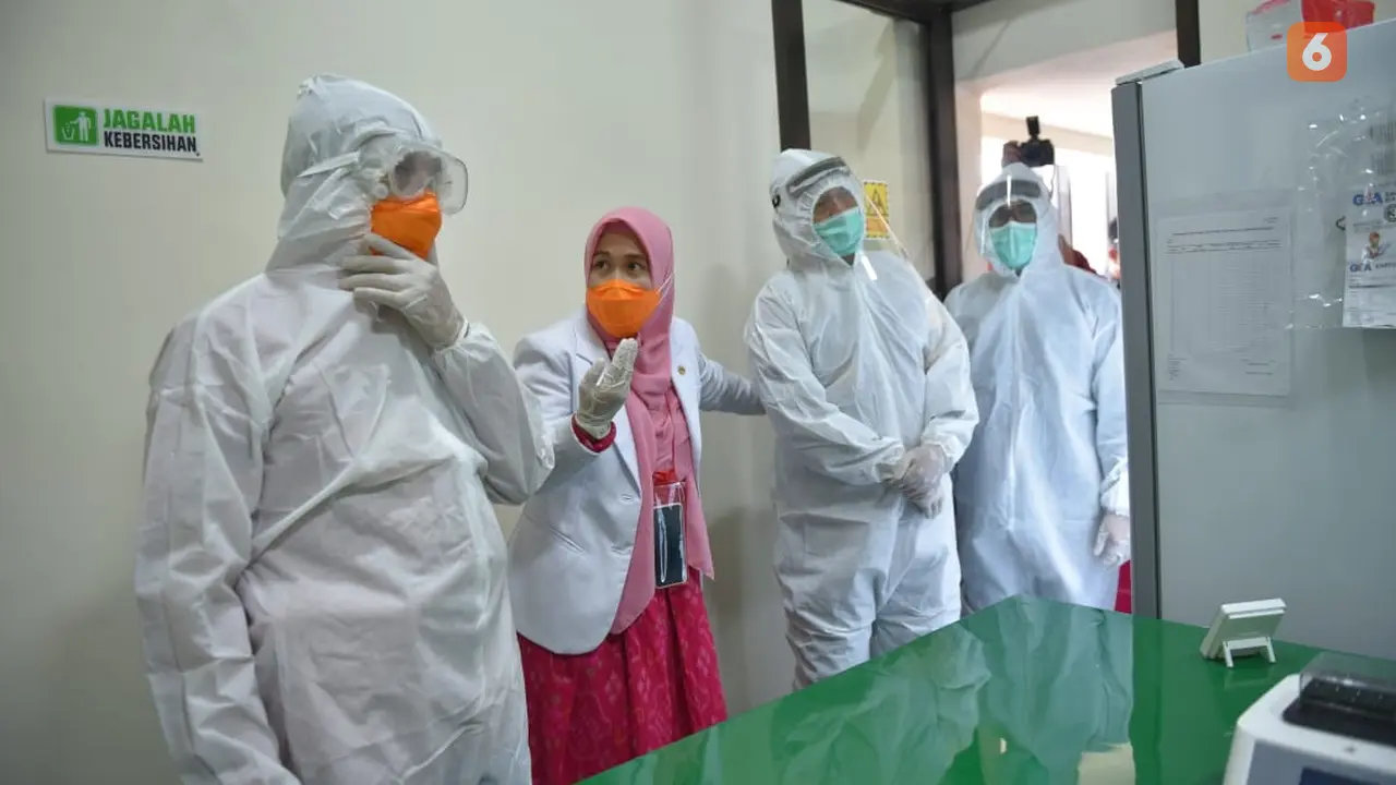Gubernur Sulteng meninjau labkes sulteng