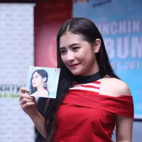 Launching album 'Sahabat Hidup' Prilly Latuconsina (Andy Masela/Bintang.com)
