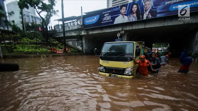 Jakarta Hujan Lebat, Banjir Rendam Terowongan Dukuh Atas