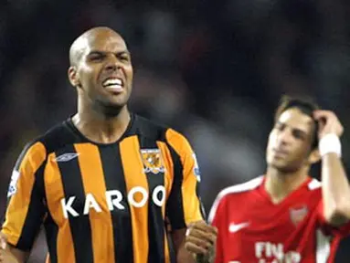 Hull City's Jamaican Marlon King celebrates after their Premiership match at The Emirates Stadium in London on September 27, 2008. Hull City won the game 2-1. AFP PHOTO/Adrian Dennis