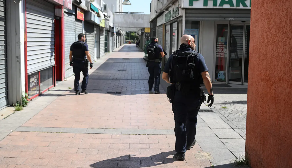 Serangkaian insiden kekerasan di kota-kota regional di Prancis selatan, biasanya terkait dengan perdagangan narkoba, telah meningkatkan ketakutan akan kejahatan dan janji akan sumber daya polisi baru dari pemerintah Prancis. (AFP/Nicolas Tucat)