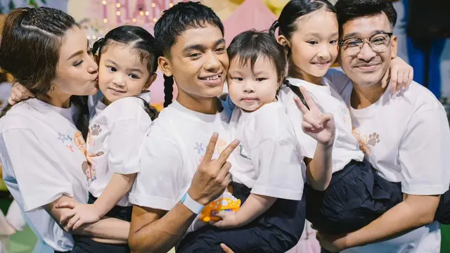 Potret keluarga Sarwendah dan Ruben Onsu sebelum gugatan cerai dilayangkan (Sumber: Instagram/@sarwendah29)